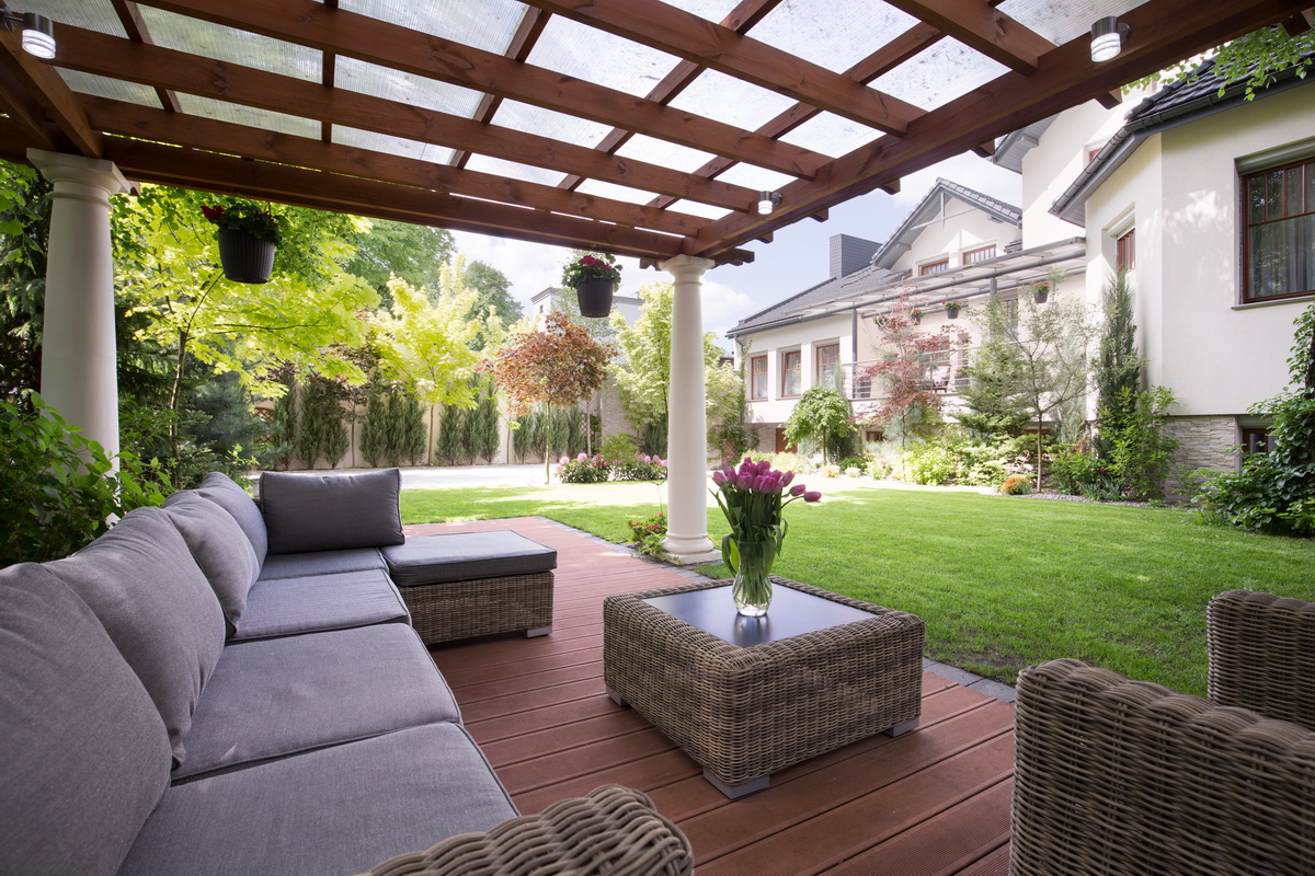 Pergola ou véranda, quelle est extension de maison choisir ?
